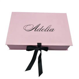 Cutie de &icirc;mbrăcăminte