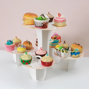 karton kijelzőállvány.png