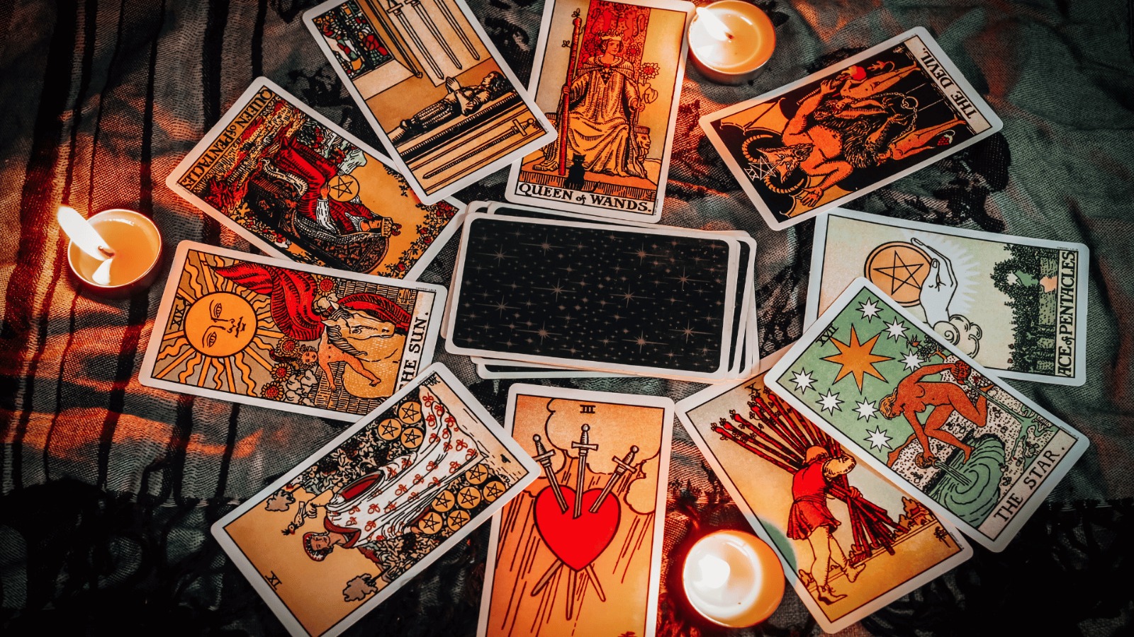 អ្វីដែលត្រូវសរសេរនៅលើកាត Tarot ធ្វើនៅផ្ទះ: ការណែនាំពេញលេញសម្រាប់អ្នកបង្កើតនិងម៉ាក (2026)
